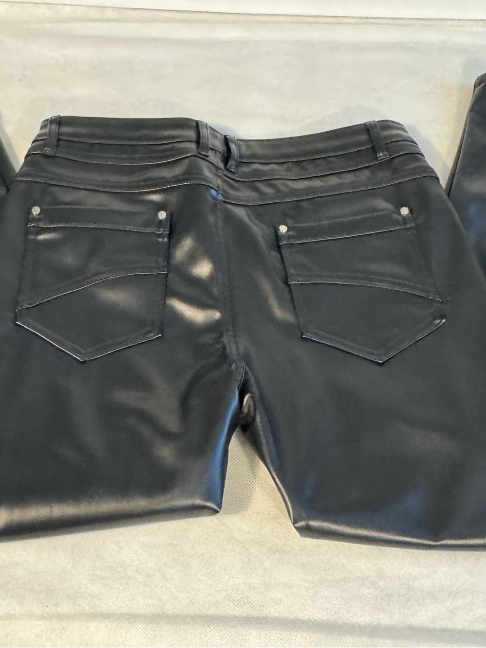 UNISEX Black Vegan Faux Leather Moto Pants Size 32 Skinny Biker Style - Picture 4 of 8